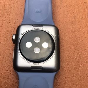 Apple Watch - Series 3 - 38 MM (EUC)